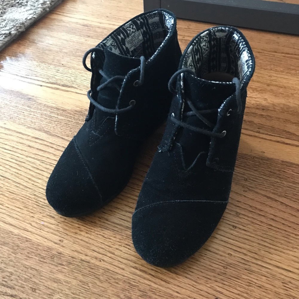 Toms Black Suede Desert Wedge Ankle Boots 9.5